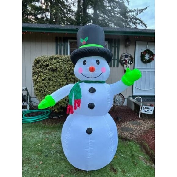 🆕7FT Christmas Inflatable Snowman Outdoor Gift Bag Blow up LED Decorations - Picture 2 of 8